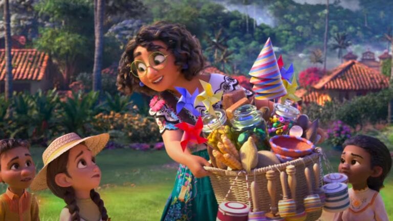 Encanto N'est Pas Sur Disney Plus Disney's Encanto Enchants With First Trailer - Geeks + Gamers